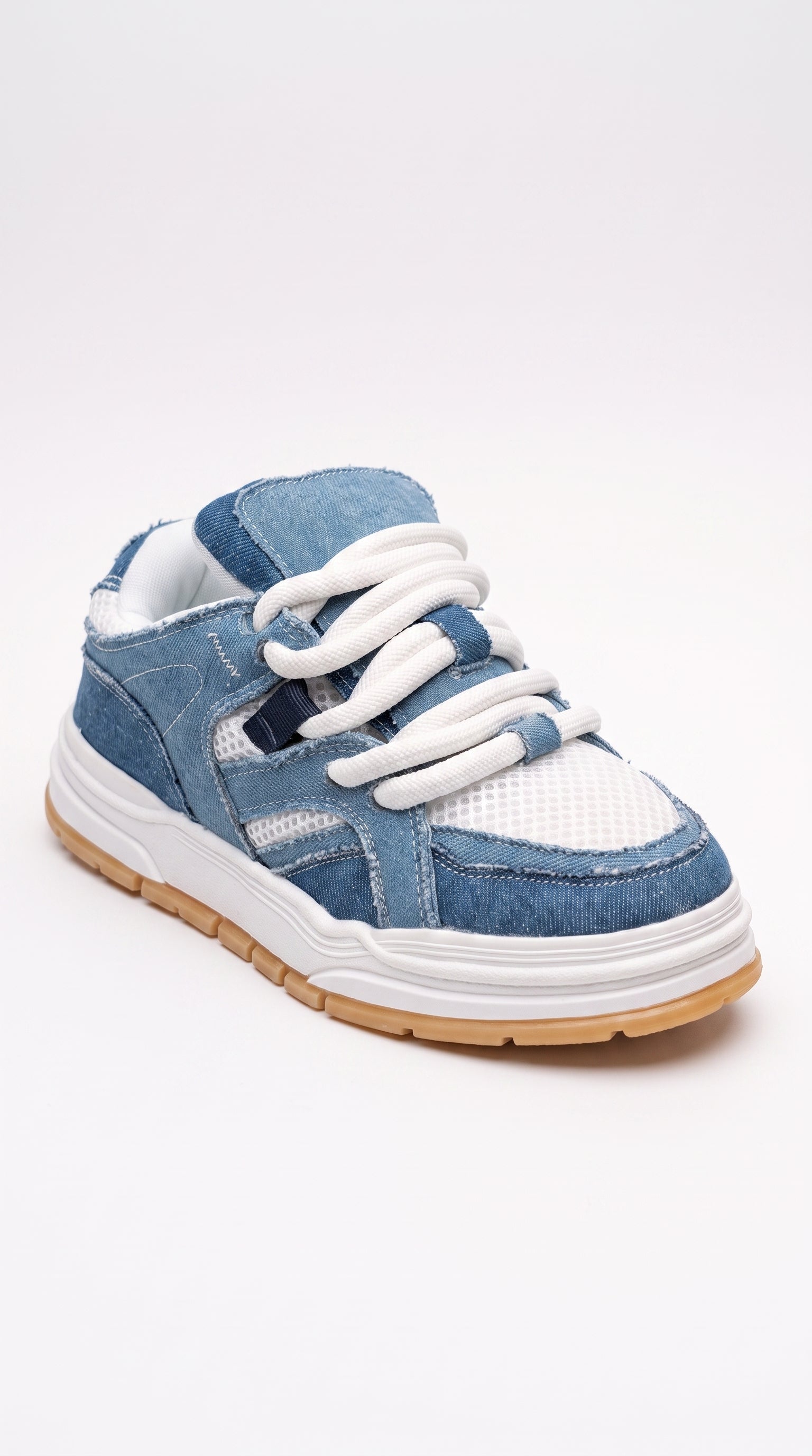 Sneaker Lefties